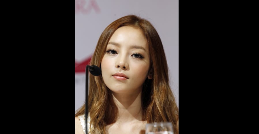 FILE  - In this Tuesday, July 10, 2012 file photo, South Korea&#039;s pop girl group KARA&#039;s Goo Hara attends a press conference in Singapore. South Korean police say pop star Goo Hara has been found dead at her home in Seoul.