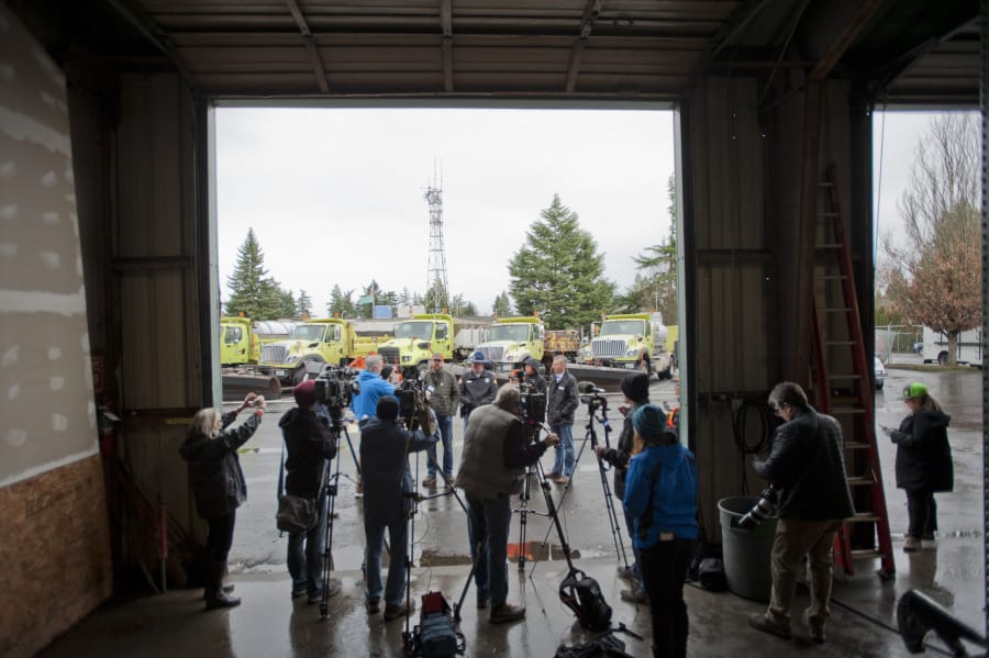The media turned out in force Friday at Washington State Department of Transportation&#039;s maintenance yard in west Vancouver to hear how the biggest transportation agencies are prepared for potential snowy weather next week.