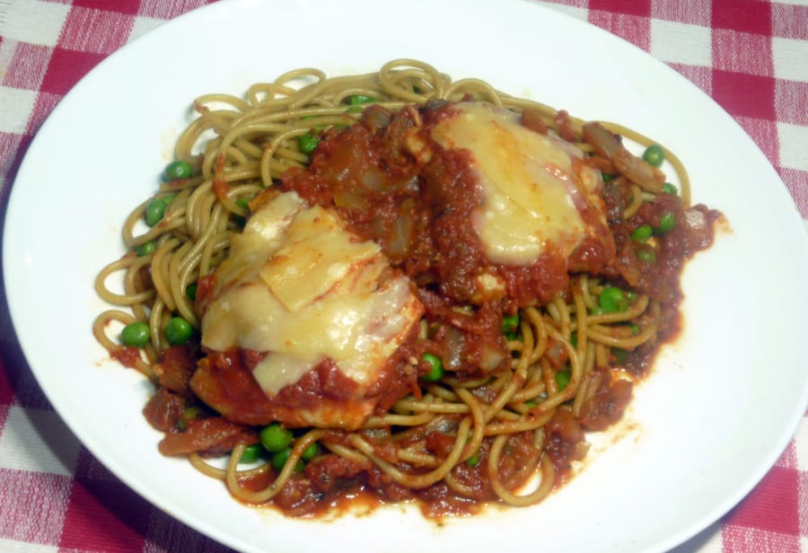 Easy Chicken Parmesan with Spaghetti and Peas (Linda Gassenheimer/TNS)
