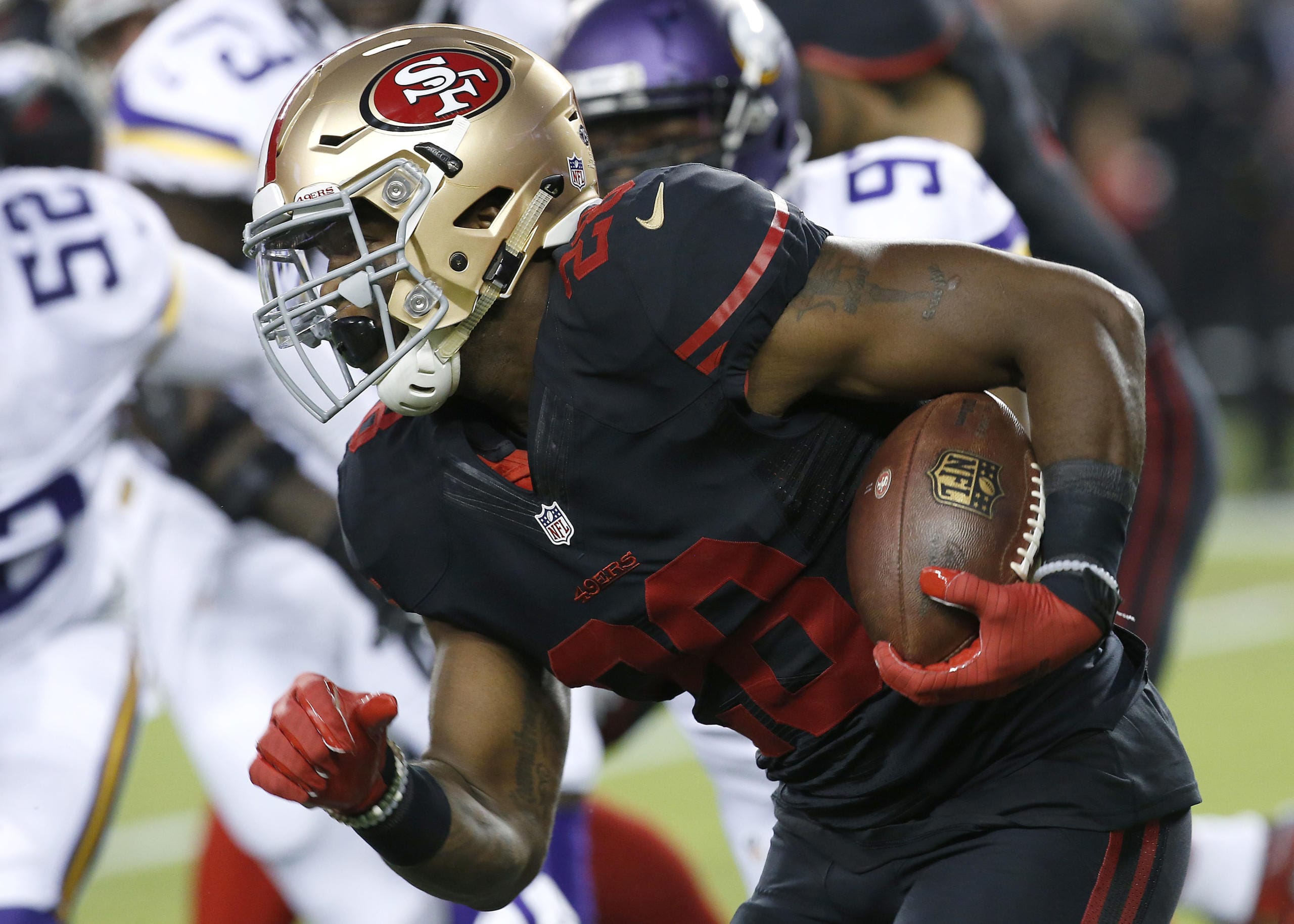 Former San Francisco 49ers running back Carlos Hyde (28) signed with the Seattle Seahawks on Thursday, May 28, 2020.