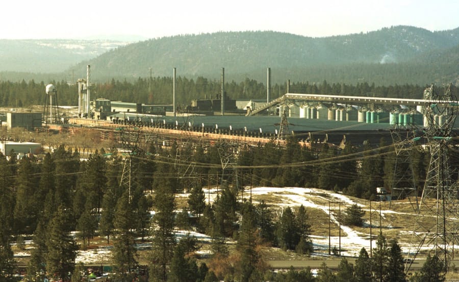 The Kaiser Aluminum Corp.&#039;s smelter in Mead is seen Feb. 16, 2000.  Federal environmental regulators began work this week to clean up asbestos and potential cancer-causing chemicals at the abandoned aluminum smelting site north of Spokane.