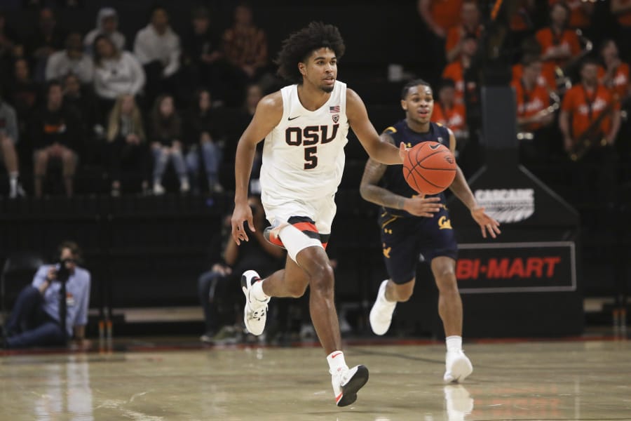 Oregon State&#039;s Ethan Thompson (5) returns after a solid junior season where he averaged 14.8 points, 4.2 rebounds and 4.5 assists.