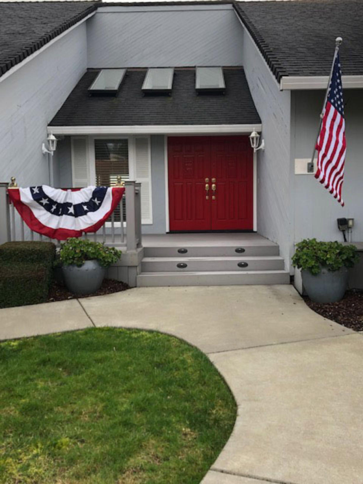 Lake Shore Resident Decorates Home For Inauguration The Columbian