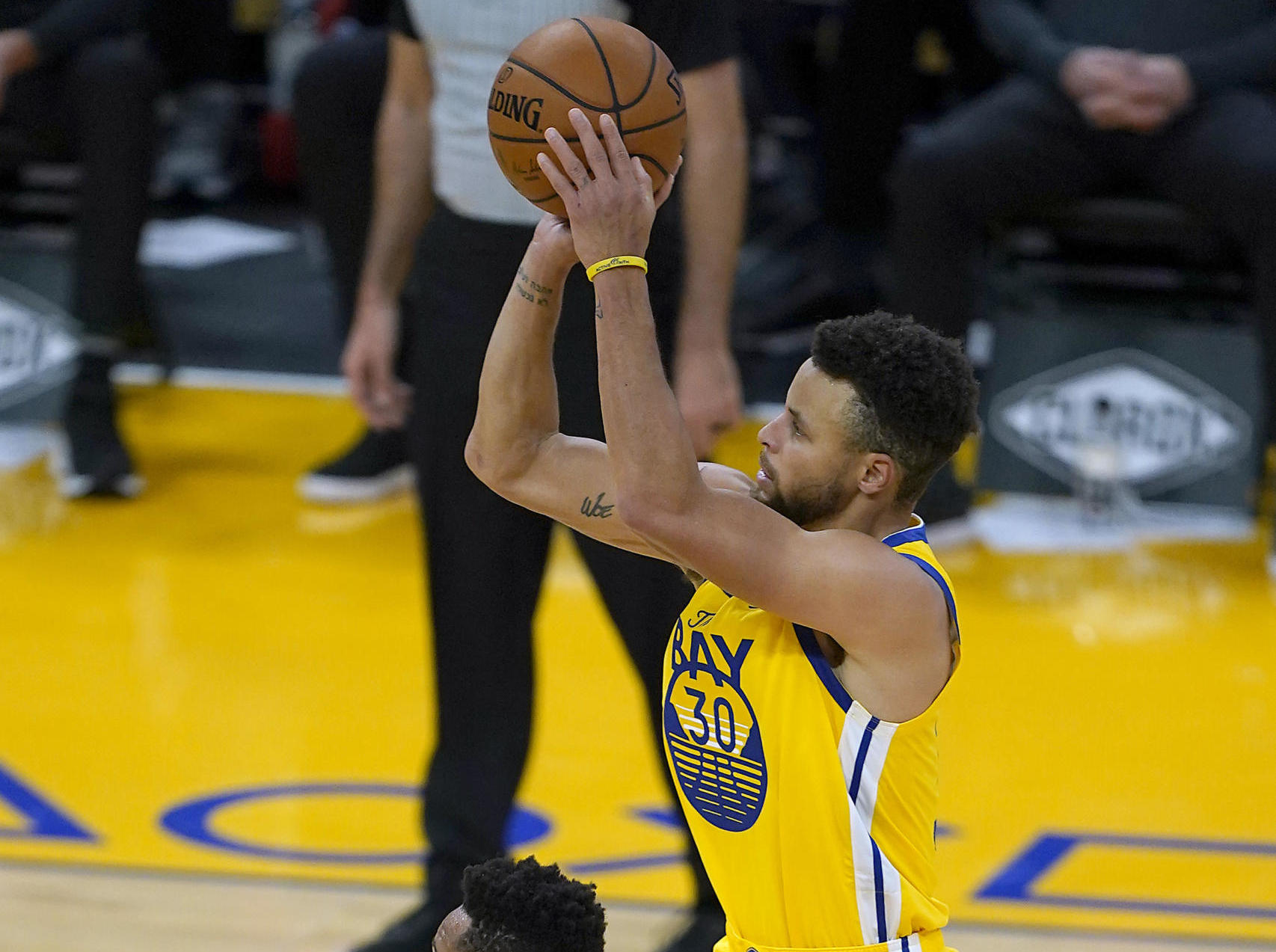 SAN FRANCISCO (AP) - Stephen Curry let it fly from way out under pressure w...