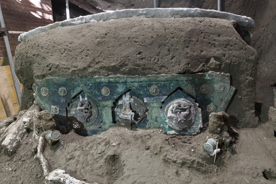 Officials at the Pompeii archaeological site near Naples on Saturday announced the first-ever discovery of an intact ceremonial chariot, one of several important discoveries made in the same area outside the park following an investigation into an illegal dig.