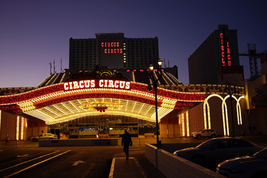 Here's How Much It Costs to Light the Las Vegas Strip and Other Famous  Illuminated Landmarks