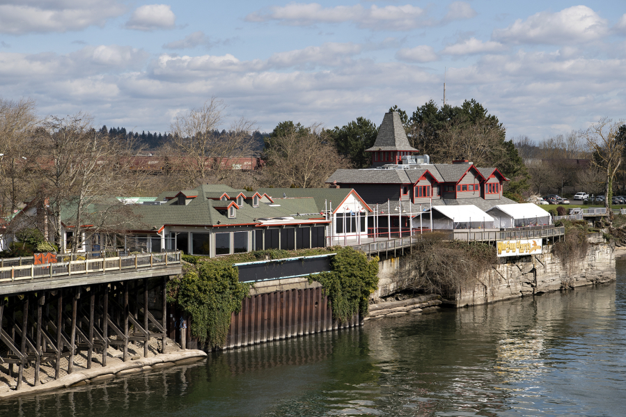 The former Joe&#039;s Crab Shack building and Who Song &amp; Larry&#039;s pictured from the Interstate 5 Bridge.