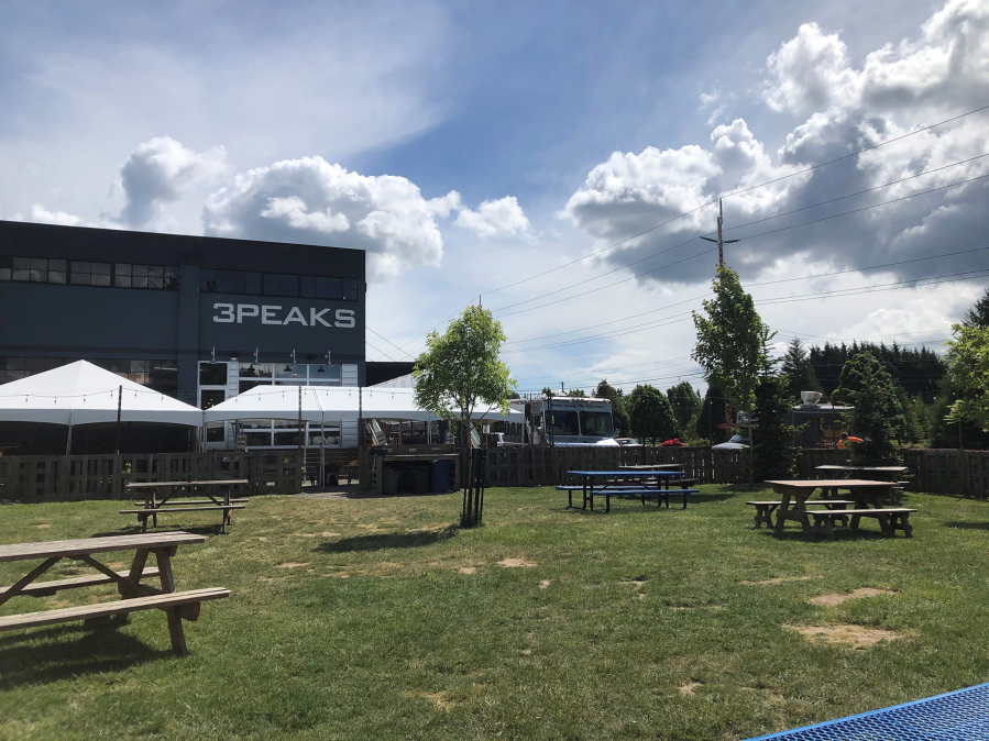 The Smokin' Oak will have a food truck at 3Peaks Public House and Taproom in Ridgefield at least through the end of summer.