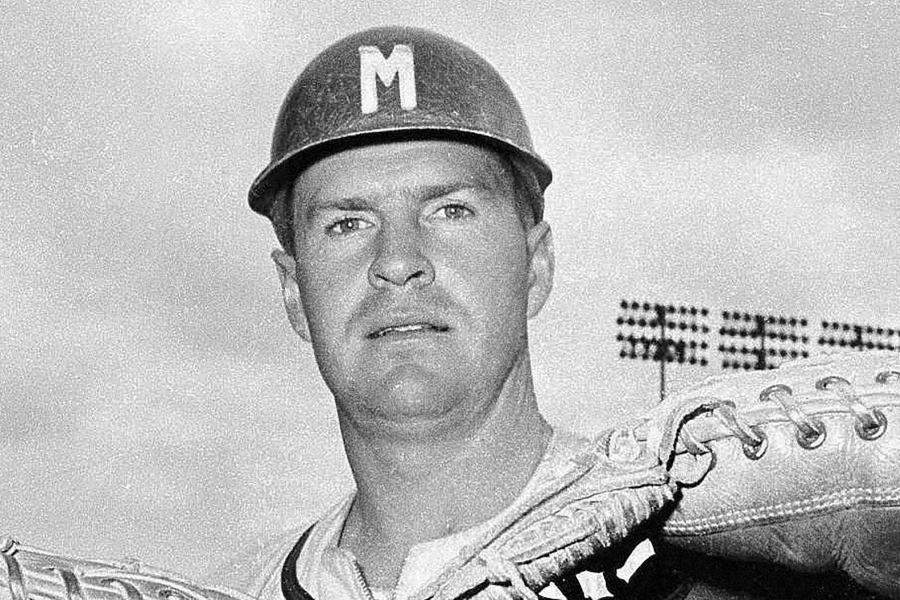 Milwaukee Braves catcher Del Crandall pictured on Sept. 30, 1958, died from circumstances of Parkinson's disease on Wednesday, May 5, 2021, at Mission Viejo, Calif. He was 91.