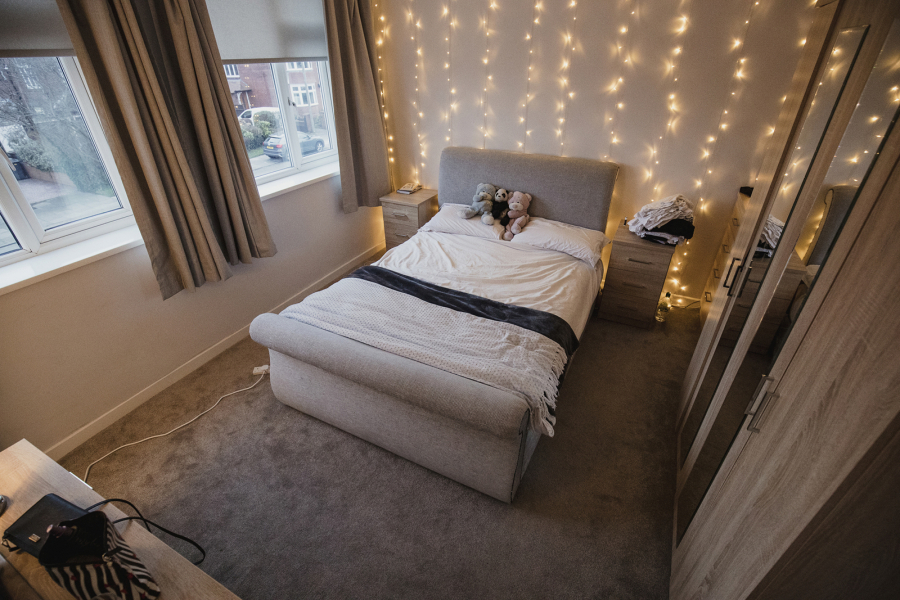 Also known as fairy lights or twinkle lights, string lights are a good way to add coziness to a room.