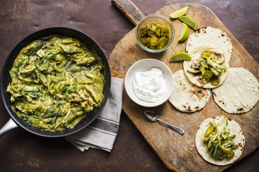 A recipe for chile verde tacos with turkey.