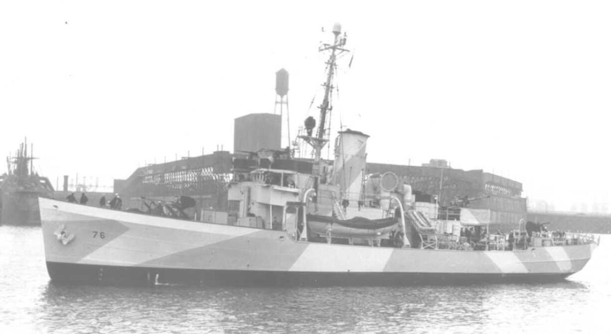 USS Comanche, CG (WPG-76); no caption/date/photo number; photographer unknown.