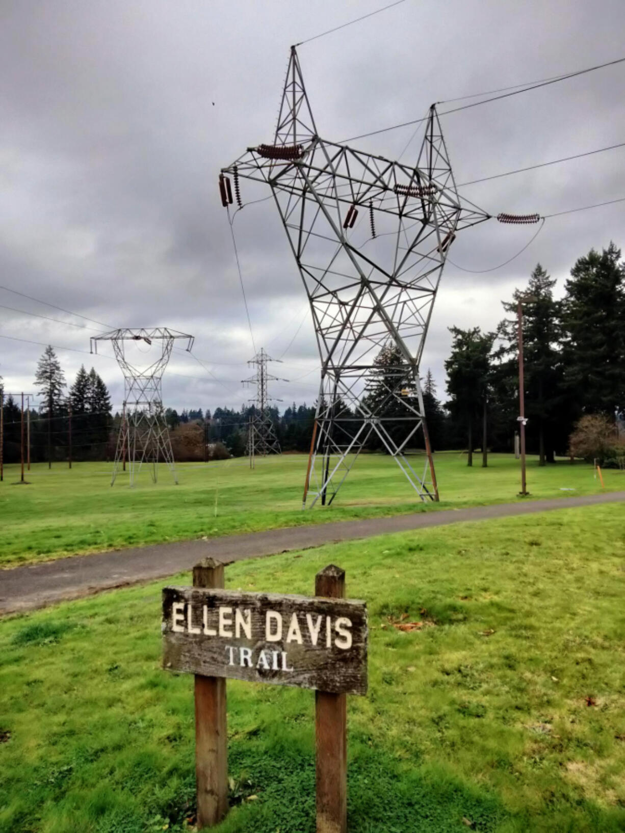 The Ellen Davis Trail crosses the grassy lawns of the Bonneville Power Administration's Ross Complex.