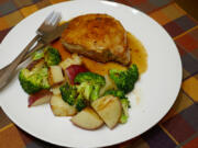 Skillet Maple-Glazed Pork Chops With Potatoes and Broccoli (Linda Gassenheimer/TNS)