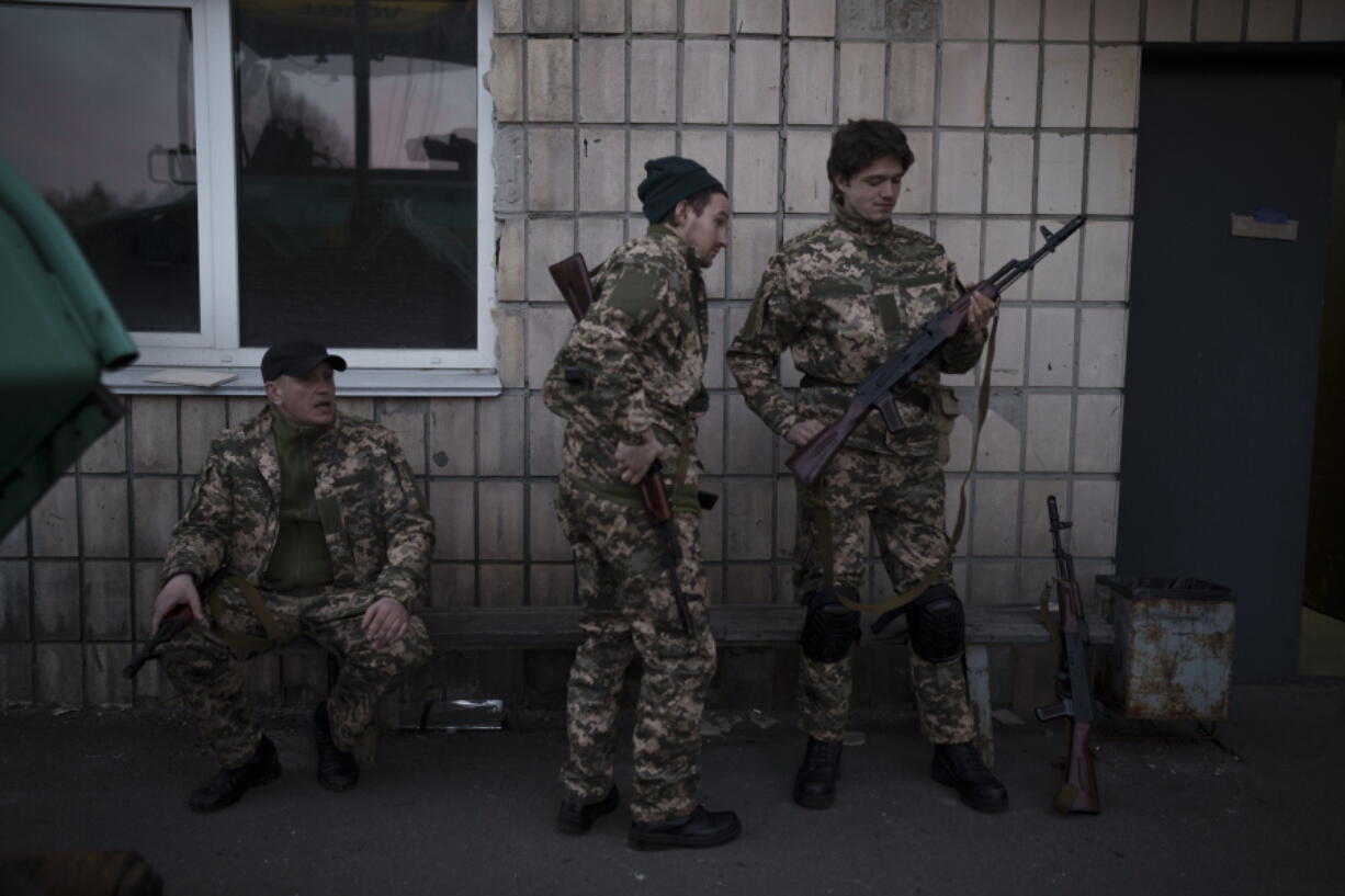 Ukraine thwarts Russian advances; fight rages for Mariupol - The Columbian