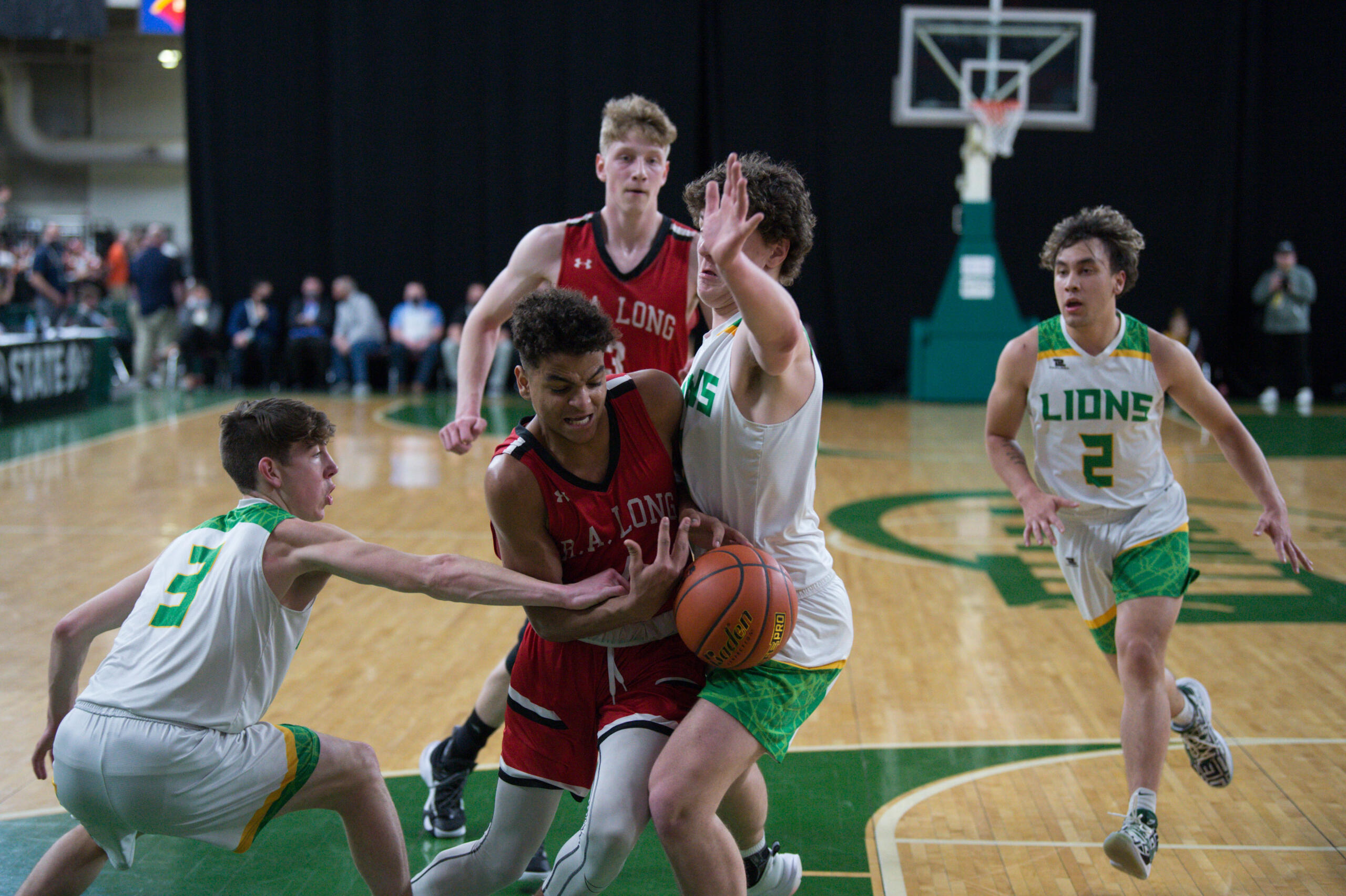 Lynden outlasts R.A. Long in backandforth Class 2A boys state