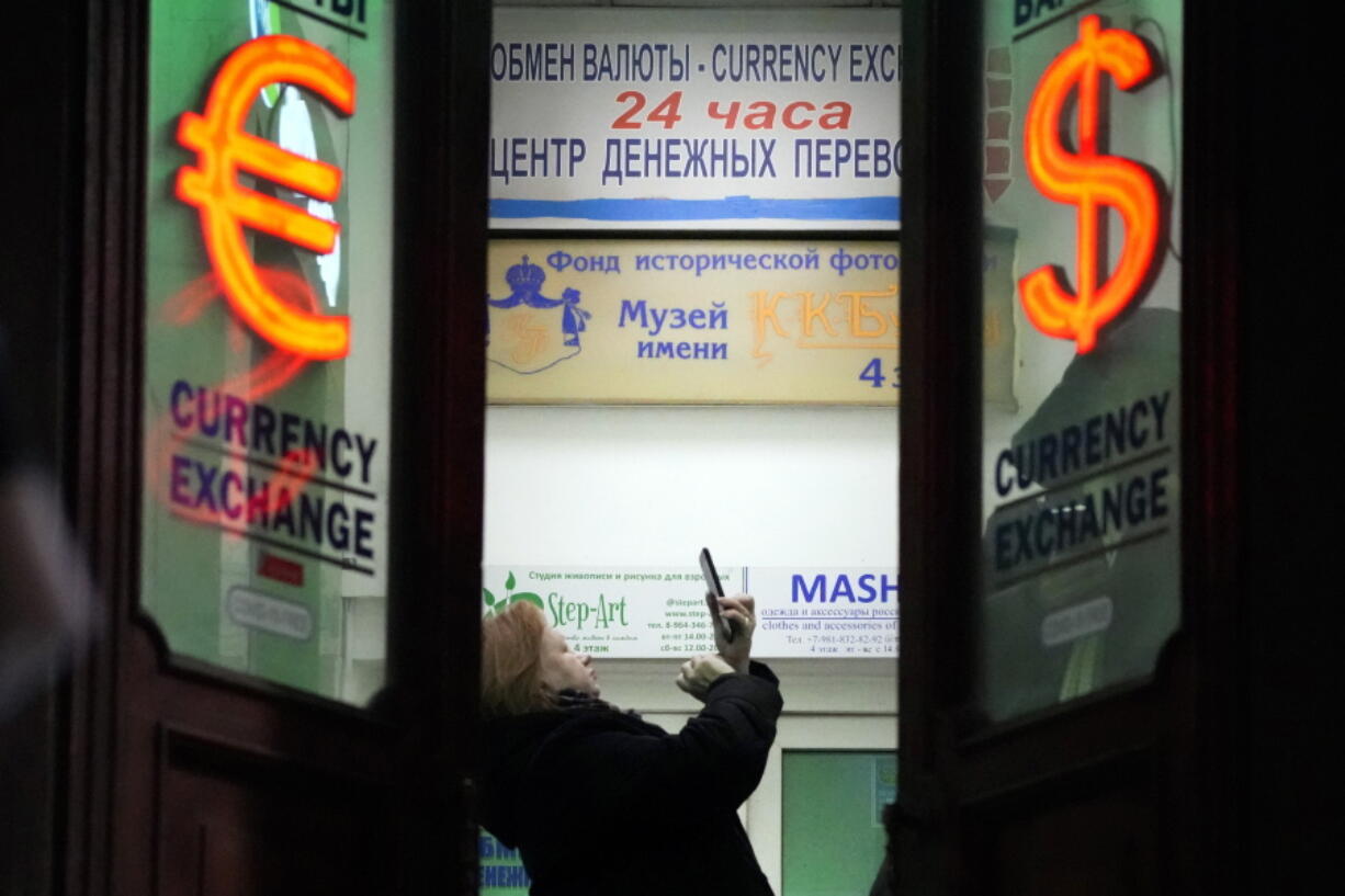 Russian Stock Market Opens For Limited Trading