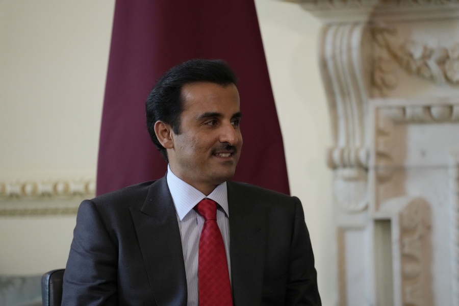 أمير قطر في القاهرة لأول مرة منذ توقف البصق العربي
