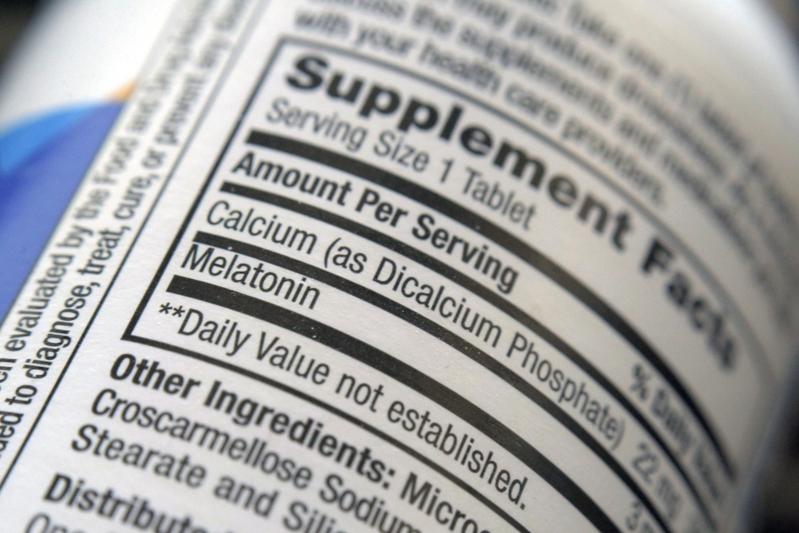 The label for a bottle of melatonin pills.
