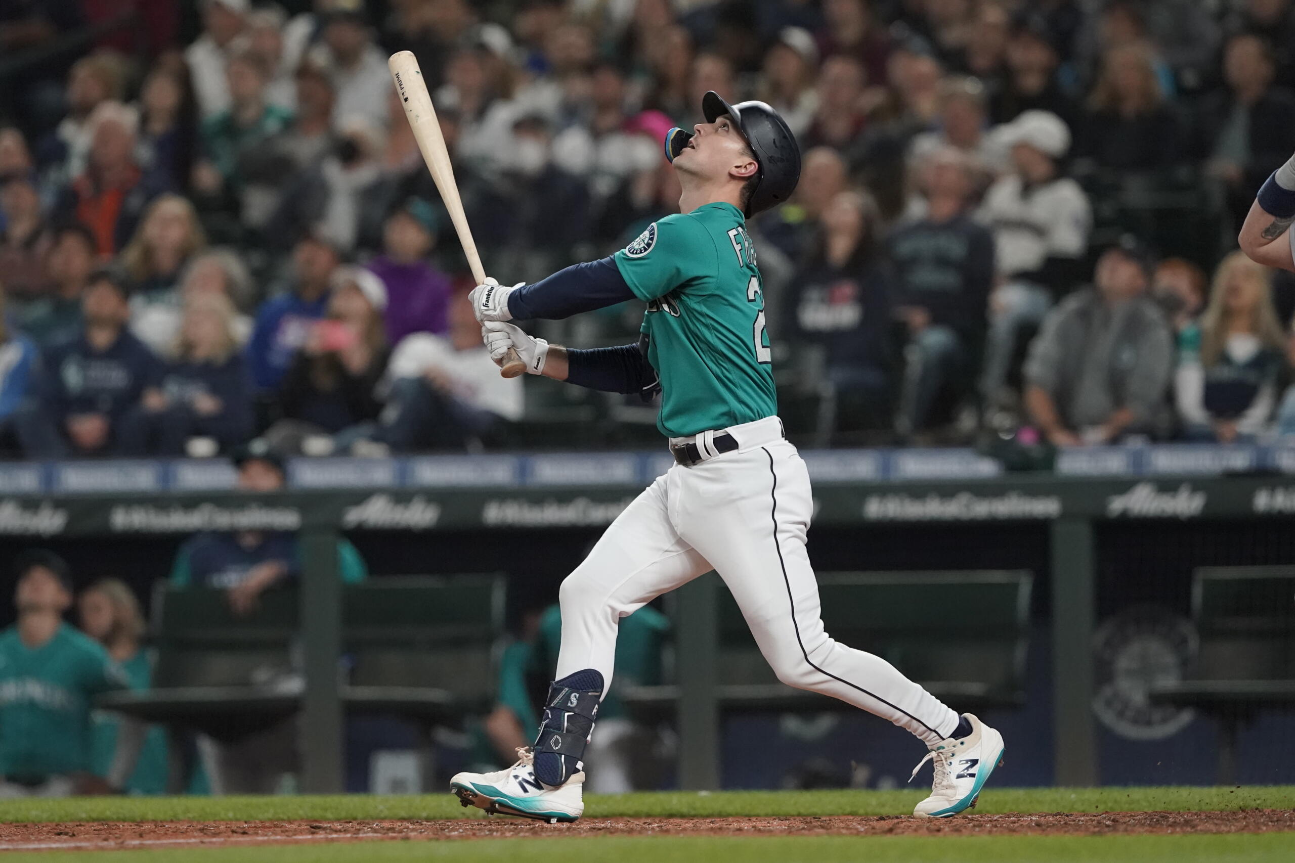 Mariners leave too many on base in 4-3 loss to Red Sox - The Columbian