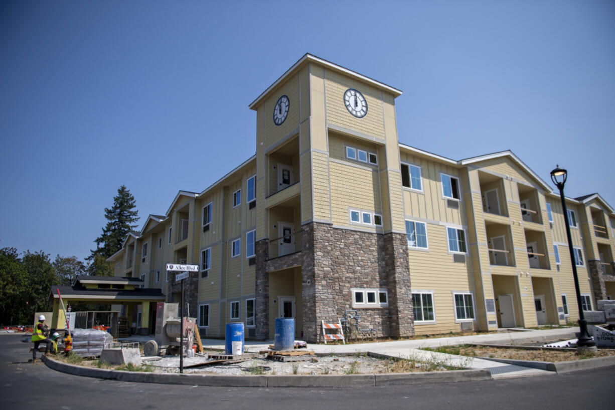 University Village will include 140 independent living units and 26 cottage-style units, along with 101 assisted-living apartments. A partnership with WSU Vancouver will connect seniors with learning, and students and faculty with seniors.