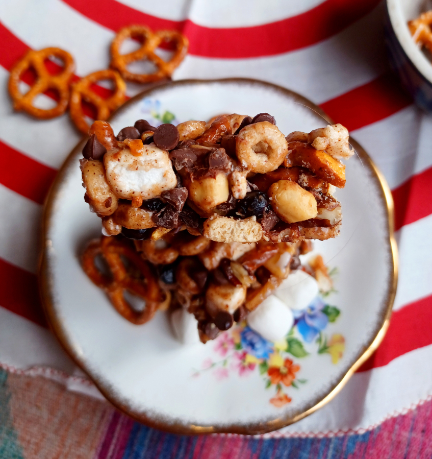 These sweet-and-salty cereal bars are made with toasted oat cereal, pretzels, peanuts and other mix-ins for no-bake goodness.