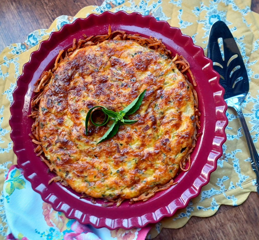 This zucchini-and-bacon pie has a hash-brown crust, which makes it perfect for brunch (or lunch or dinner).