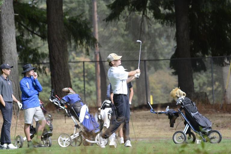 Jack Dalberg of Prairie tees off on No. 18 hole at Glendoveer Golf Course in Portland during the Prairie Invitational on Wednesday, Sept. 28, 2022.