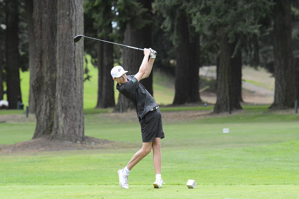 Dane Huddleston of Woodland tees off on the No. 16 hole at Glendoveer Golf Course in Portland during the Prairie Invitational on Wednesday, Sept. 28, 2022.