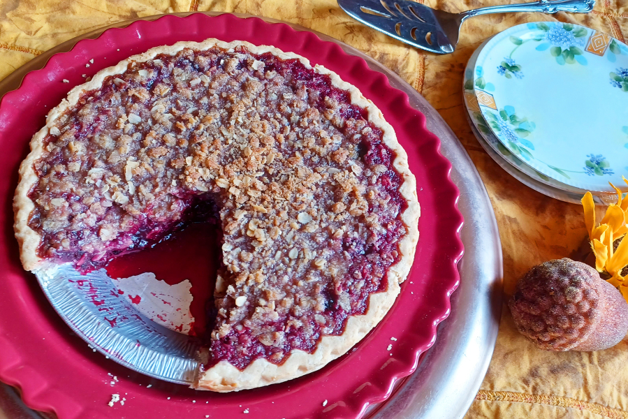 This Blackberry Pear Pie Crisp combines two beloved desserts: pie and crisp.