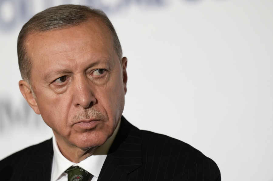 Türk muhalefeti ‘dezenformasyon’ yasasını durdurmaya çalışıyor