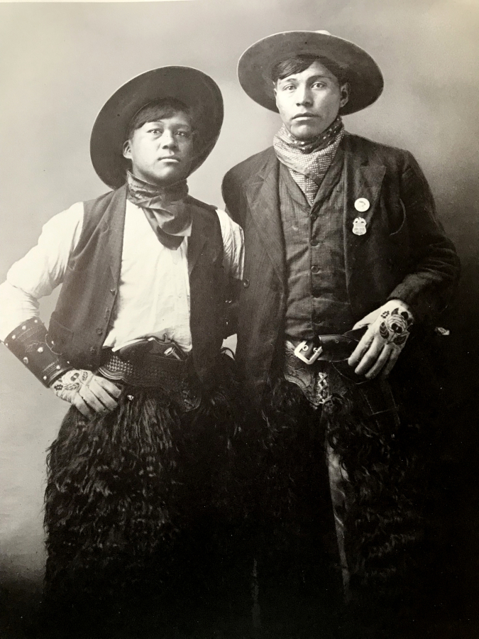 A man named Johnnie Louie and an unnamed federal agent, photographed by Frank Matsura.
