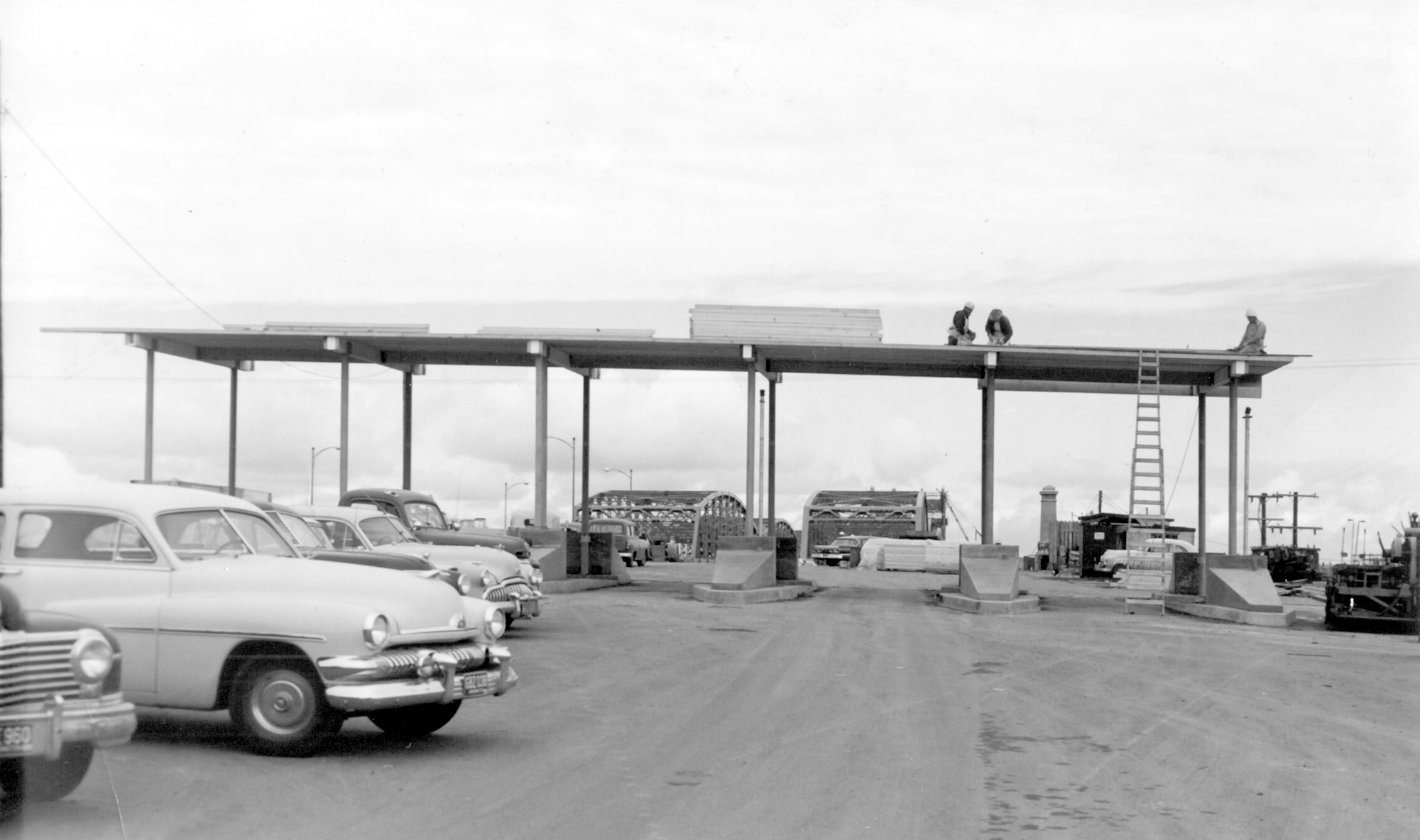 Construction of toll stations starts on the Interstate Bridge.