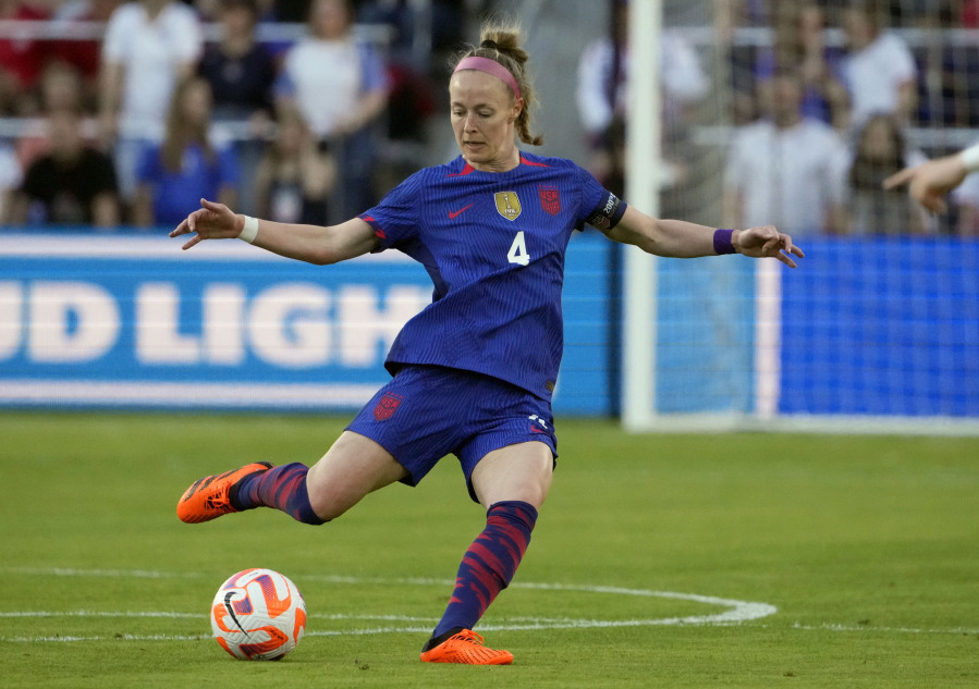 United States captain Becky Sauerbrunn, who also plays for the Portland Thorns, has a right foot injury that will keep her out of the Women's World Cup next month.