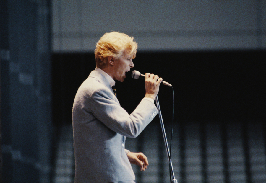 David Bowie (Fox Photos/Hulton Archive)