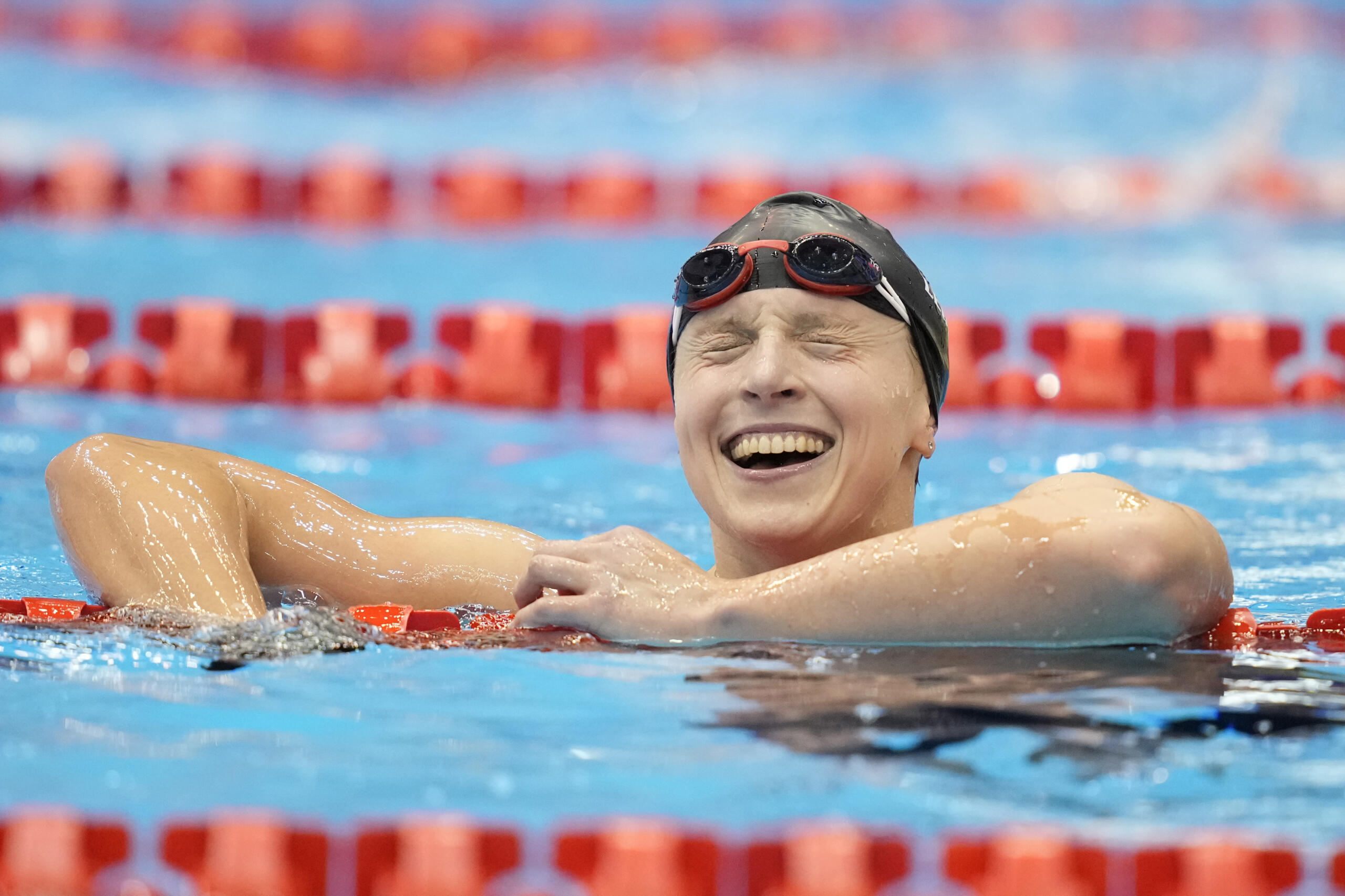 Katie Ledecky of the U.S. celebrates after winning the women's 800m freestyle final at the World Swimming Championships in Fukuoka, Japan, Saturday, July 29, 2023.