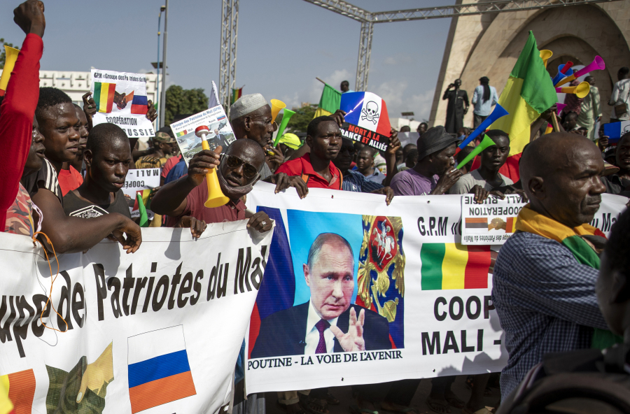 FILE - Malians demonstrate against France and in support of Russia on the 60th anniversary of the independence of the Republic of Mali, in Bamako, Mali, on Sept. 22, 2020. On July 27-28, 2023 Russian President Vladimir Putin is hosting delegations from almost all of Africa's 54 countries at the second Russia-Africa Summit.