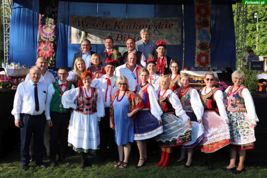 Washougal city councilor David Fritz, City Manager David Scott  and Mayor David Stuebe  pose for a photo with members of the Zielonki,  Poland, council and other community members during a festival in June.