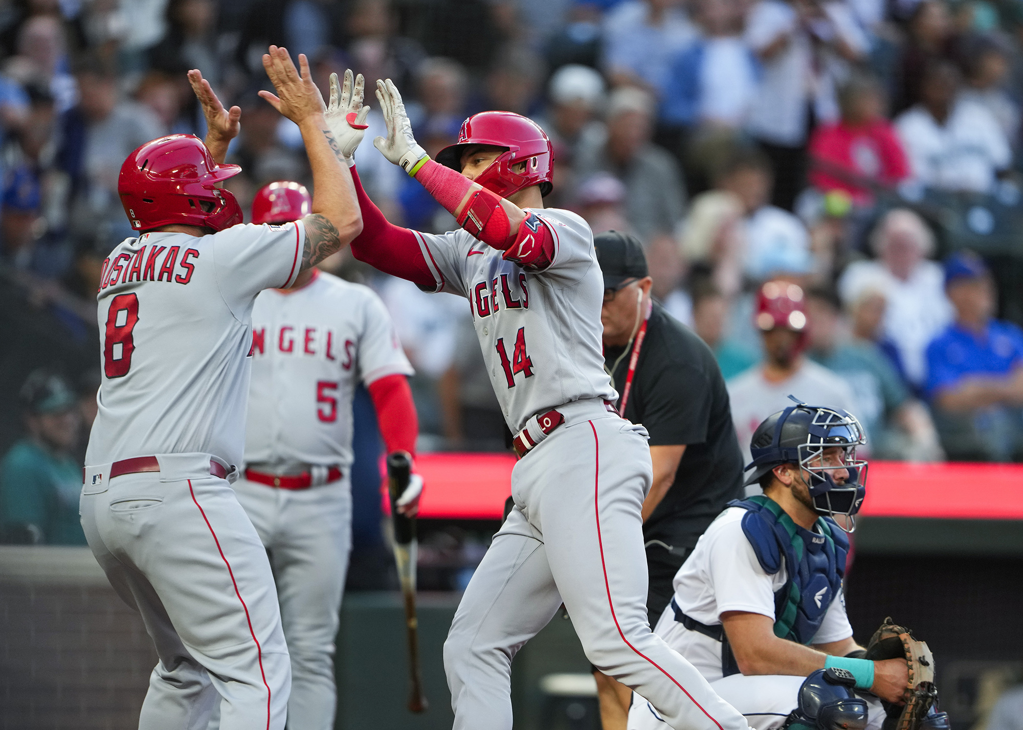 Late-inning heroics can't get Mariners past Angels as they fall 8-5 in 11  innings - The Columbian