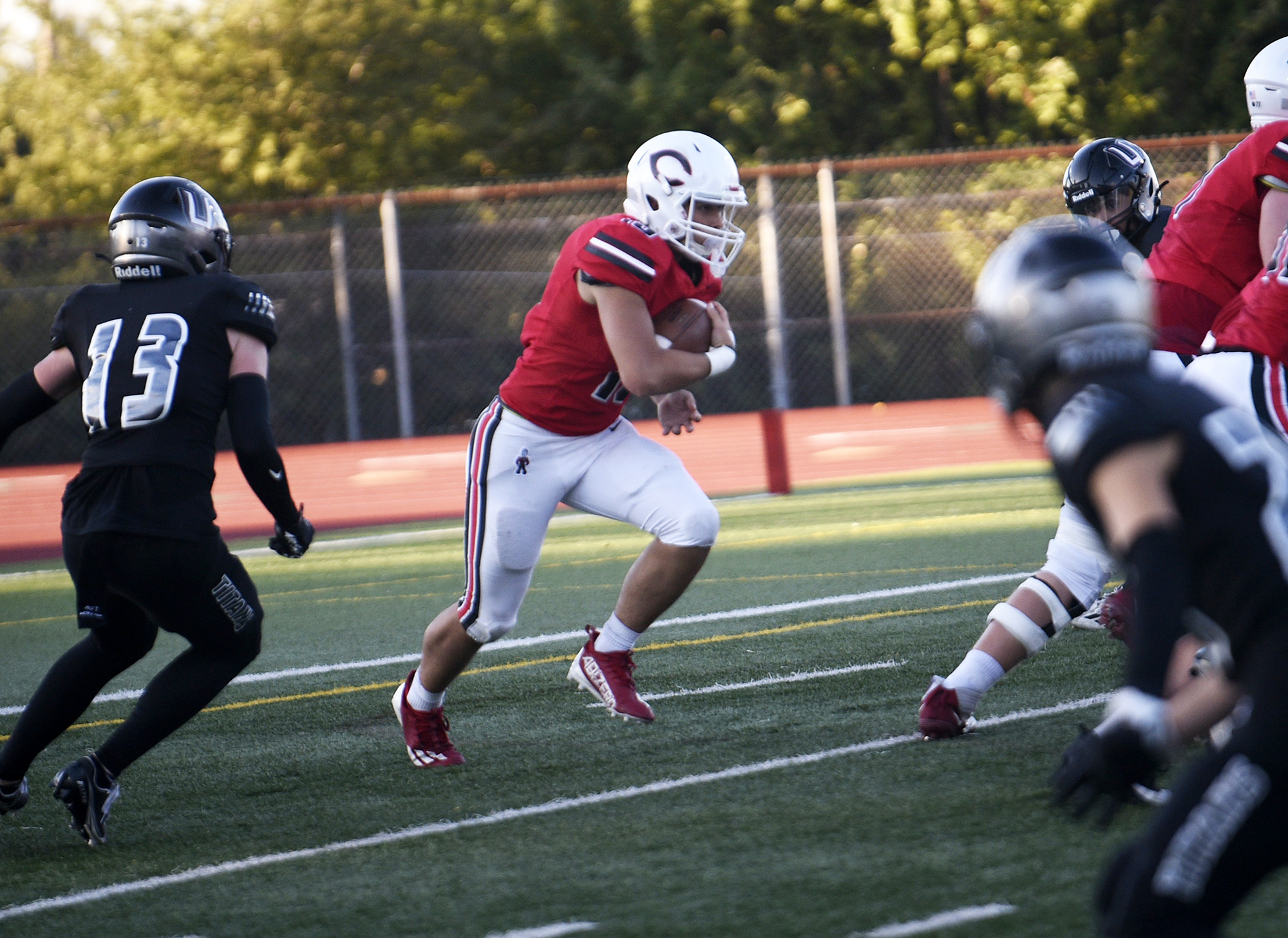 Camas running back Alex Hroza runs for yardage in the Papermakers’ 52-27 win over Union at McKenzie Stadium on Friday, Oct. 20, 2023.