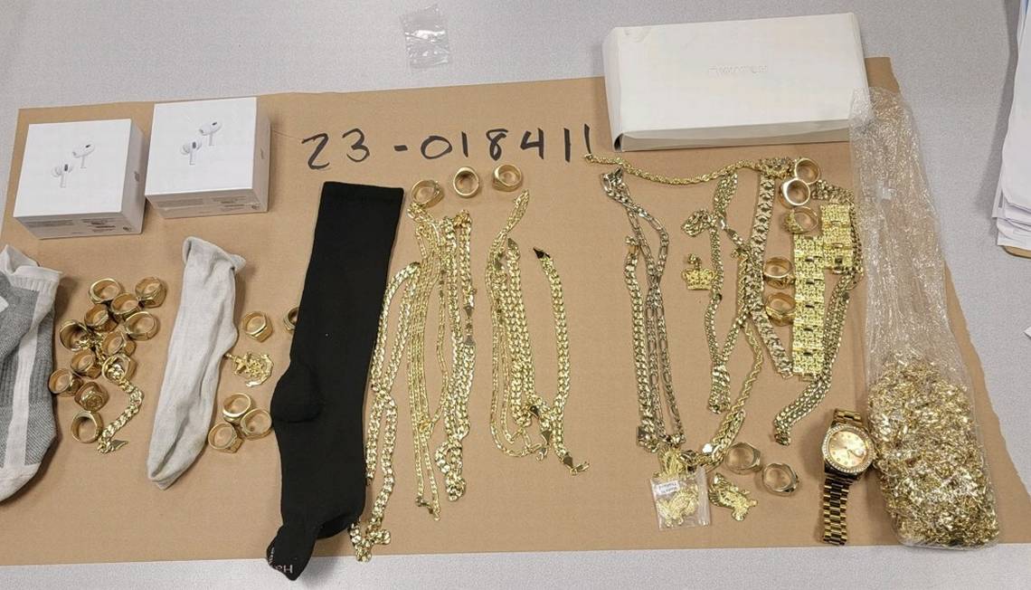The Washington State patrol confiscated chains, rings, watches and electronics that was allegedly being used to scam Good Samaritans who stopped to help.