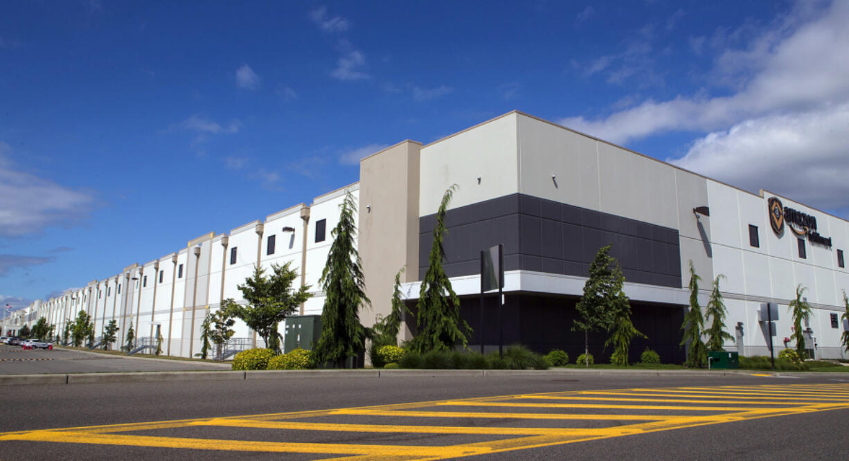 Labor and Industries cited Amazon&Ccedil;&fnof;&Ugrave;s DuPont, Pierce County, fulfillment center in May for violating workplace safety laws. The warehouse is among Amazon&Ccedil;&fnof;&Ugrave;s facilities with the highest rates of worker injuries. (Ellen M.