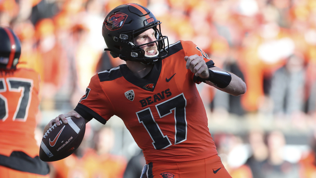 Oregon State quarterback Ben Gulbranson (17) will start for the No. 21-ranked Beavers in the Sun Bowl against No. 15 Notre Dame on Friday, Dec. 29, 2023.