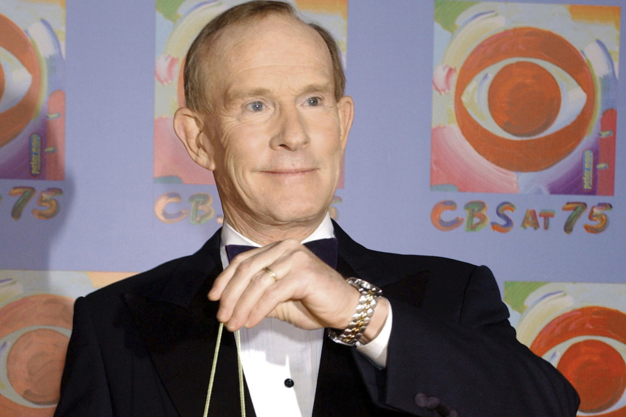 FILE - Tom Smothers does yo-yo tricks during arrivals at CBS&#039;s 75th anniversary celebration Sunday, Nov. 2, 2003, in New York.  Tom Smothers, half of the Smother Brothers and the co-host of one of the most socially conscious and groundbreaking television shows in the history of the medium, has died, Tuesday, Dec. 26, 2023 at 86.