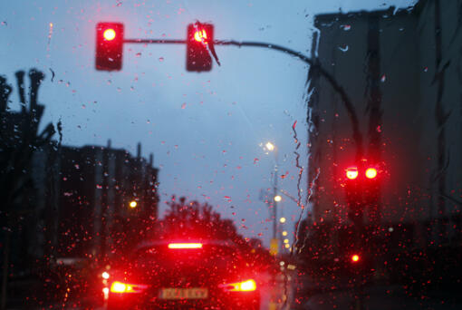 Can you get a ticket for running a broken red light in Washington? Maybe.