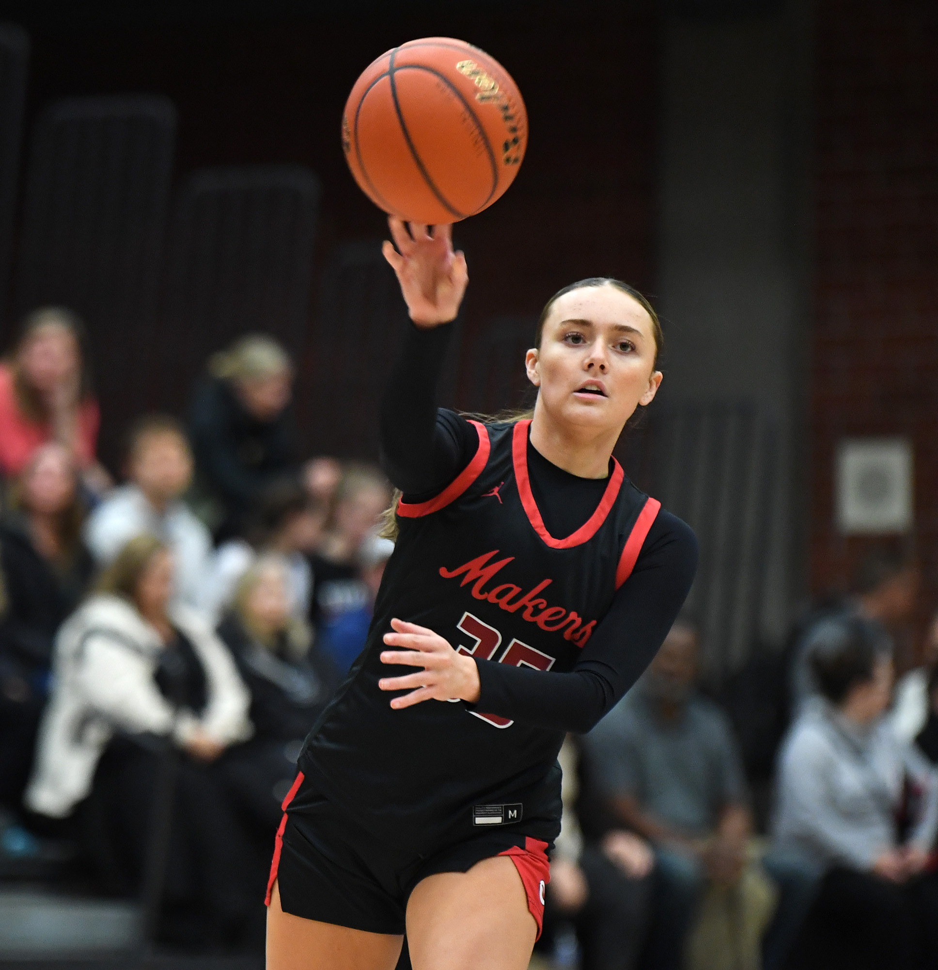 Camas junior Keirra Thompson passes the ball Tuesday, Jan. 2, 2024, during the Papermakers’ 65-43 win against Union at Union High School.