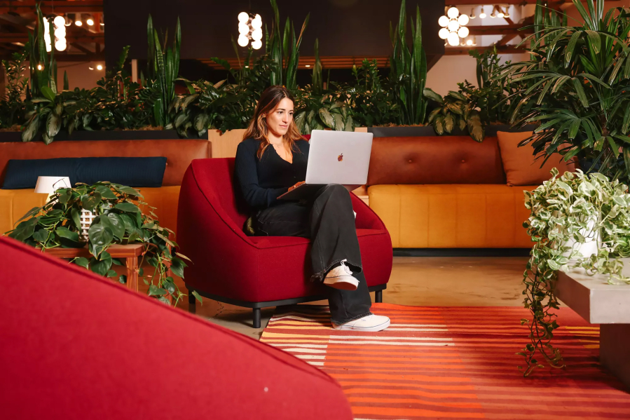 As employers struggle to get workers back to the office, some are experimenting with setting up multiple places to work that don&Ccedil;&fnof;&Ugrave;t feel like conventional offices. Jackie Gebel works in a common space at ChowNow in Culver City that has banquette seating and other plush furniture.