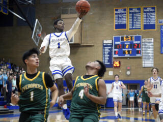 Boys Basketball: Evergreen at Kelso photo gallery