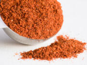 Ground chipotle powder adds a spicy and smoky flavor to burgers. The powder can also spice up many other foods&Ccedil;&fnof;&Oacute;salad dressings, vegetables, potatoes, rice, and other meats.
