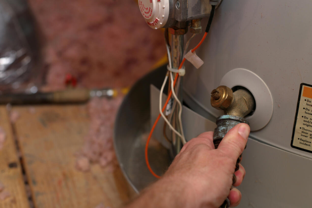 Maintaining and ensuring the proper functioning of a water heater is crucial for  comfort but also for safety and energy efficiency.